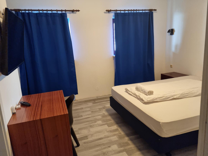 Bedroom 2, City Centre Unterkunft, Steinburg