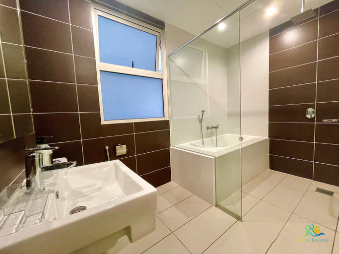 Bathroom 4, Encorp Marina Puteri Harbour by RR JBcity, Johor Bahru