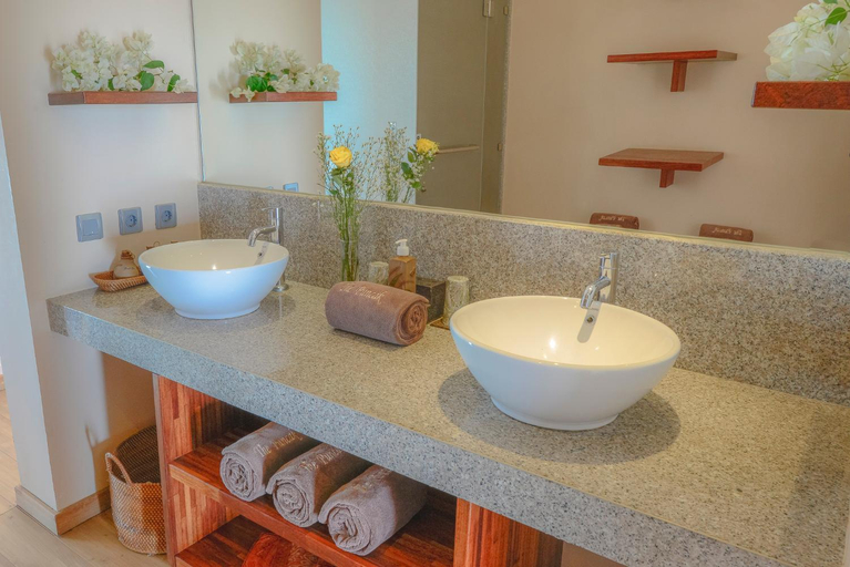 Bathroom 5, The Puncak, Lombok