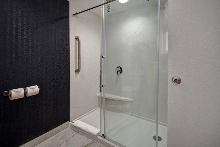 Bathroom 10