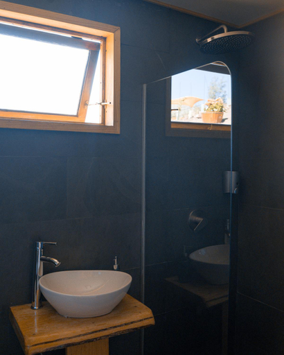 Bathroom 3, Origen del Maipo Lodge, Cordillera