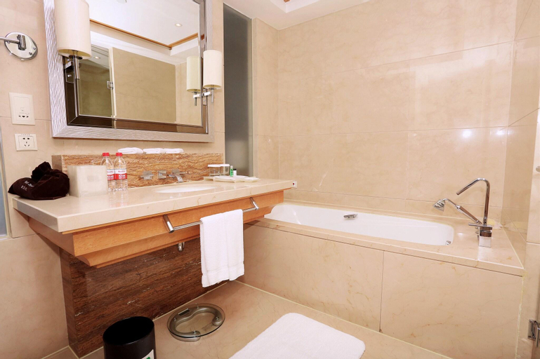 Bathroom 13