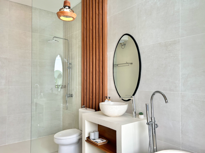 Bathroom 9