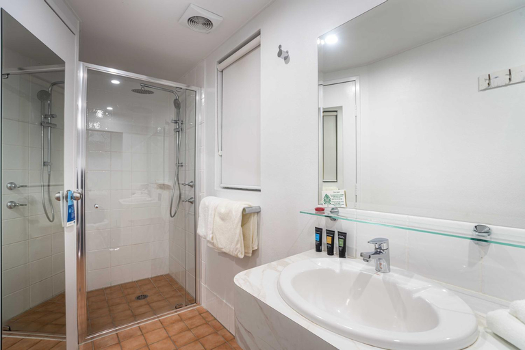 Bathroom 7