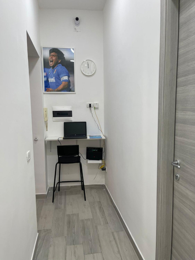 Others 4, B&B La Cumana, Napoli