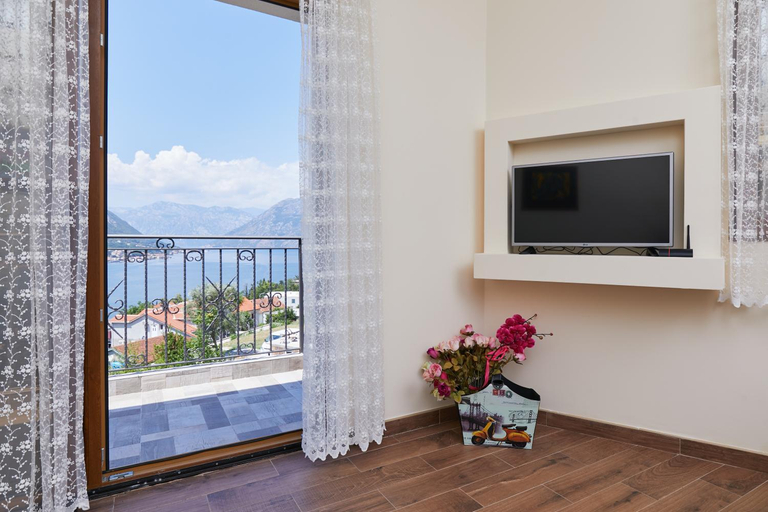 Others 5, Our Sunset Apartments with Pool and Sea View