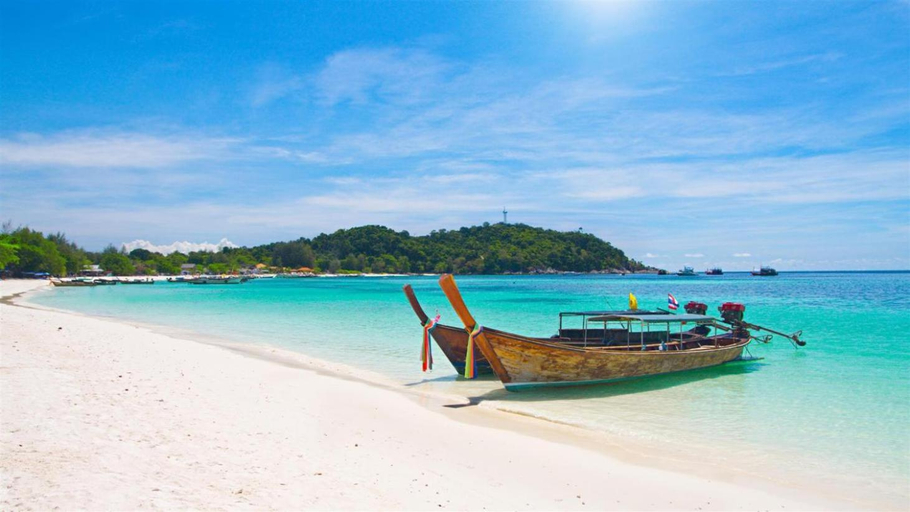 Others 3, DAYA Beach, Lipe local, Muang Satun
