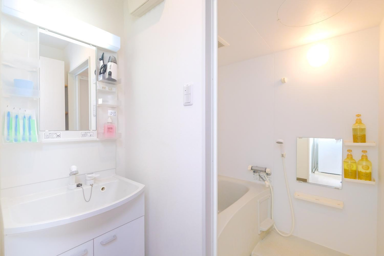 Bathroom 10