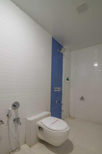 Bathroom 5, Hotel Satkar, Surat