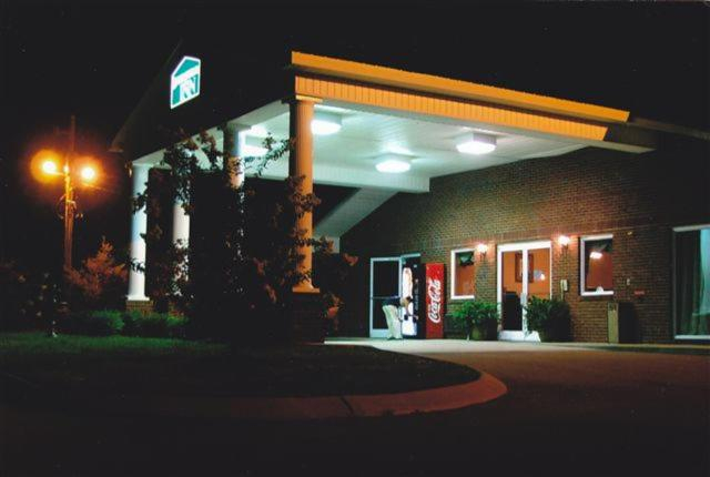 Exterior & Views 5, Deerfield Inn, Robertson