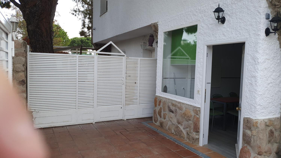 Others 1, Casa Pinares, Madrid