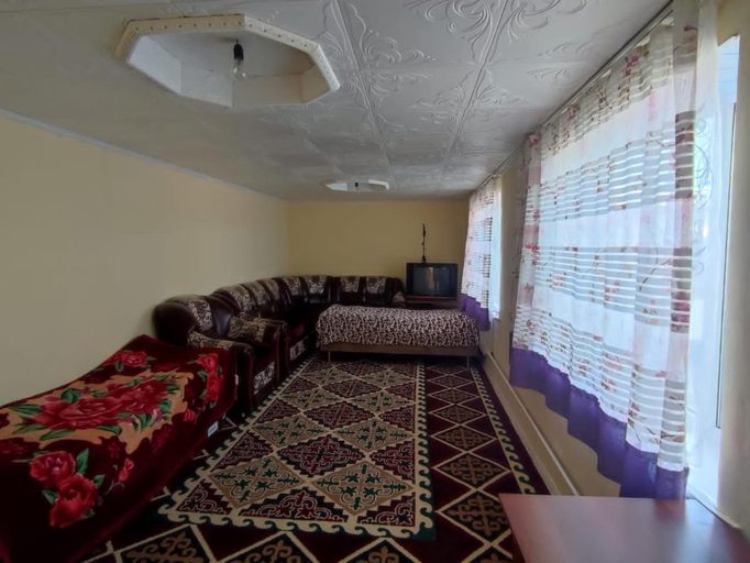 2, Guesthouse Arnas, Ton