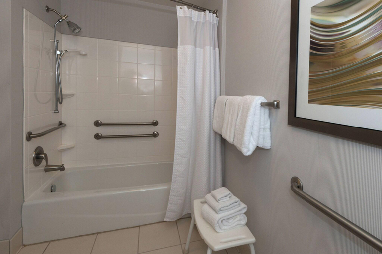 Bathroom 12
