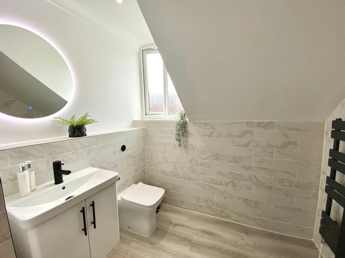 Bedroom 2, Luxury Scandi Inspired 1 Bed Town Centre Apartment, Bournemouth