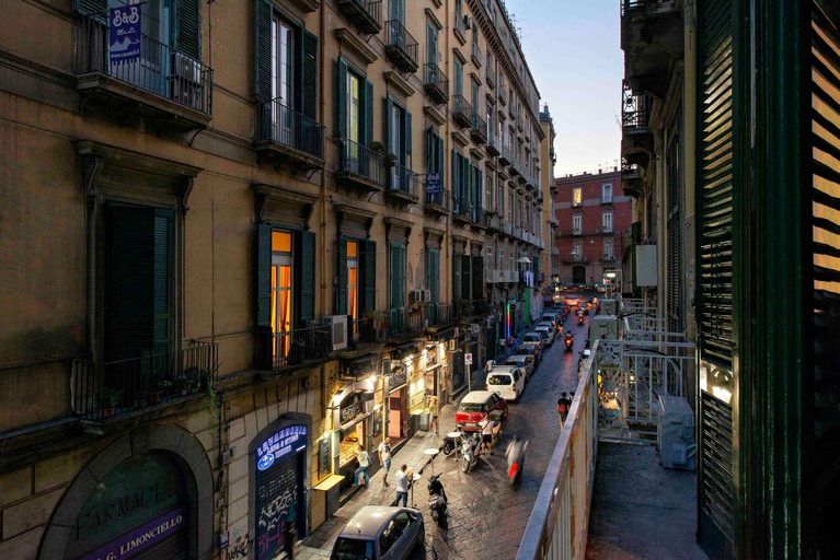 Others 5, Dante Maison de Prestige, Napoli