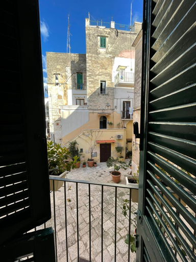 Others 4, Casa Zia Cecchina, Bari
