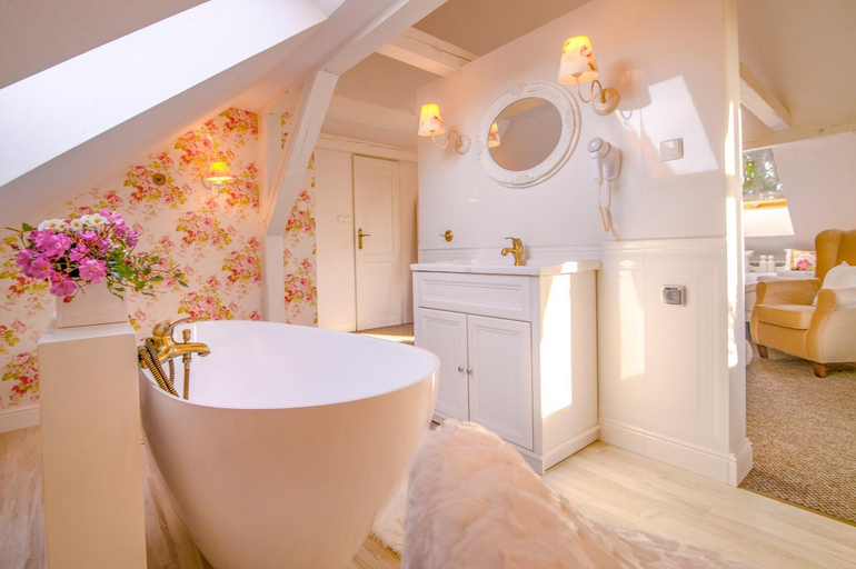 Bathroom 5, Chata Pogaduchy, Braniewo