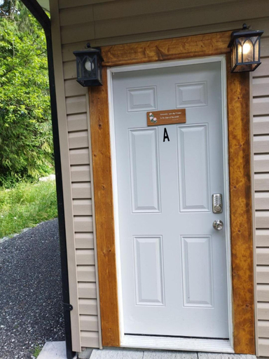 Exterior & Views 1, Beautiful Maple ridge farm cabin unit A, Greater Vancouver