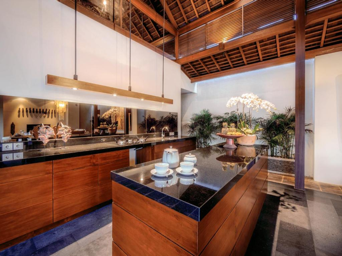 Dining Room 12