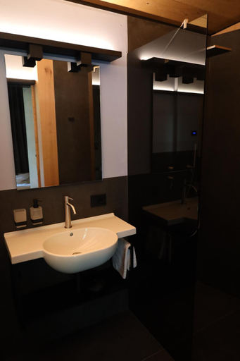 Bathroom 5, Roggia dei Cedri, Treviso