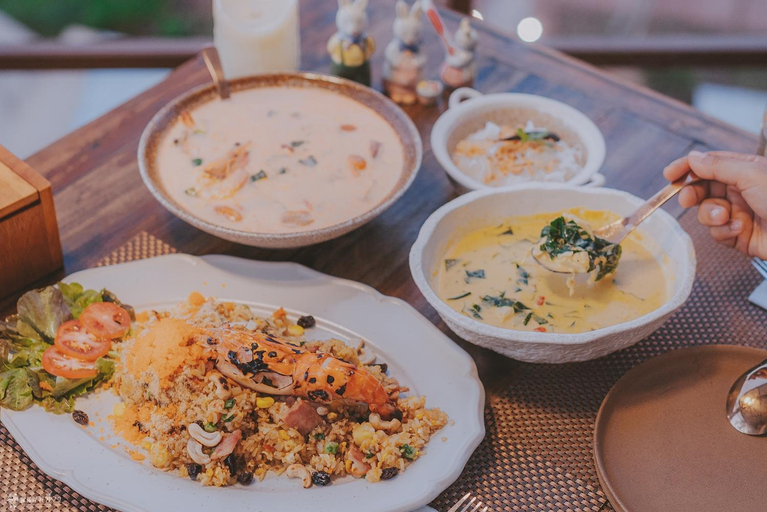 Food & Drinks 16