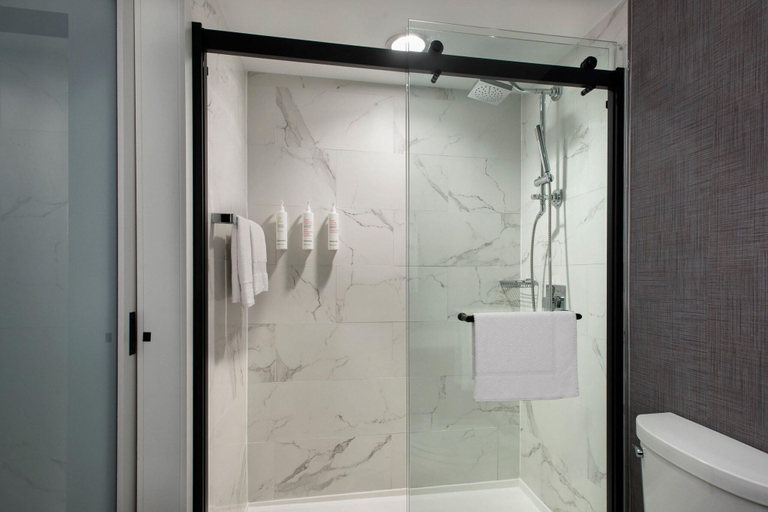 Bathroom 14