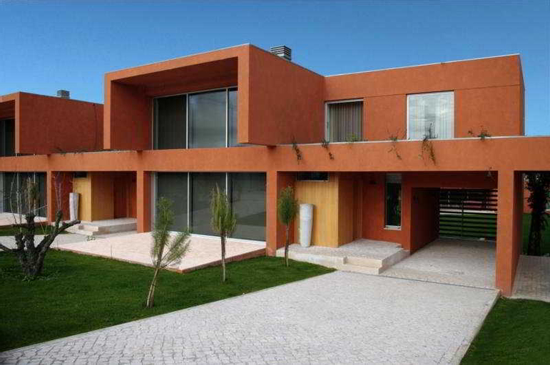 Exterior 14