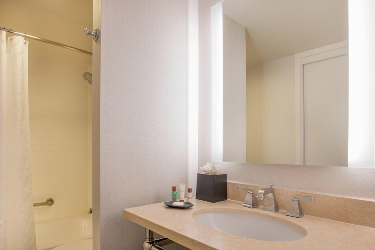 Bathroom 11