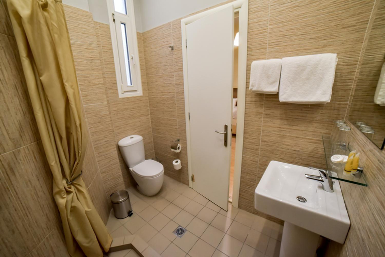 Bathroom 4, Orestias Kastorias, Central Macedonia