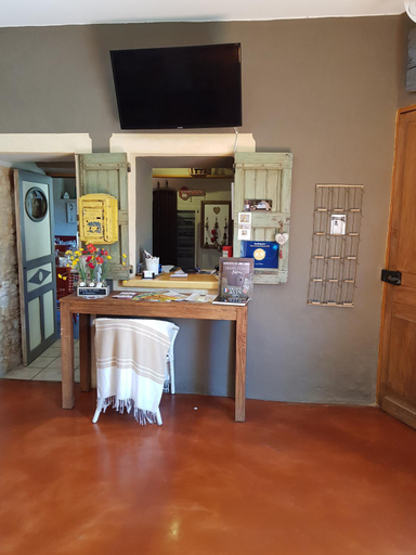 Public Area, Le Crillon, Vaucluse