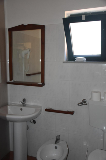 Bathroom, Azienda Agrituristica Biologica Il Querceto, Crotone