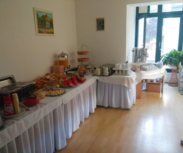Food & Drinks 4, Hotel Bacchus Panzio, Eger