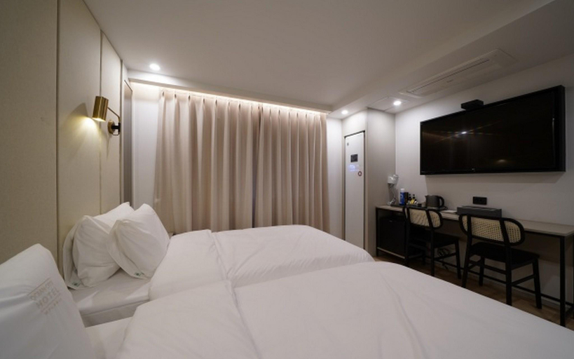 Bedroom 3, Busan Myeongji Ocean City Hotel, Gangseo