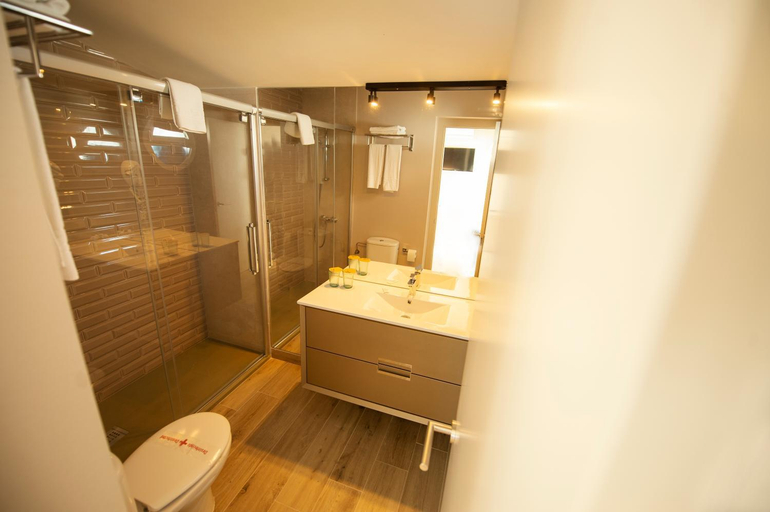 Bathroom 3, Hotel y Apartamentos Diufain, Cádiz
