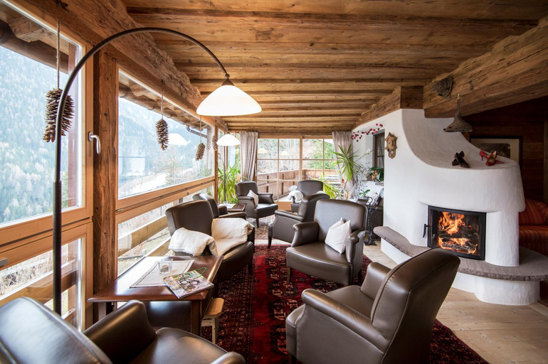 Public Area, Charmehotel Uhrerhof - Deur, Bolzano