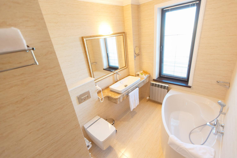 Bathroom 5, Sultan Palace Hotel, Makhambetskiy