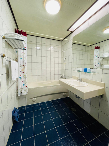 Bathroom 4, Abbo Hotel, Tainan