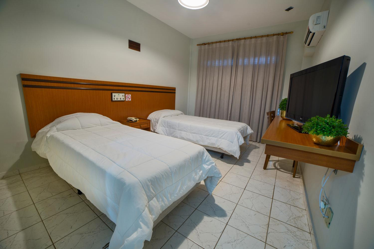 Others 2, Hotel Leiria, Matão