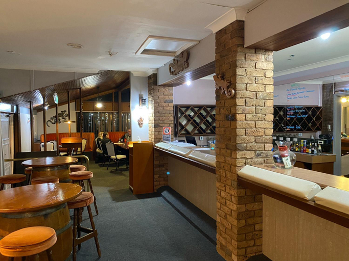 Food & Drinks 4, Gateway Motor Inn, Narrandera