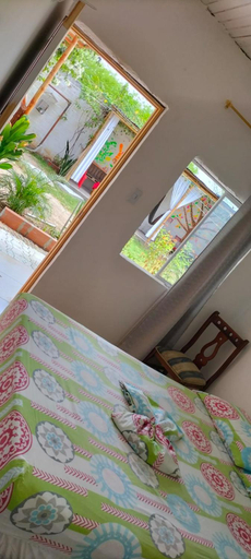 Others 4, HOSTAL SARITA, Villavieja