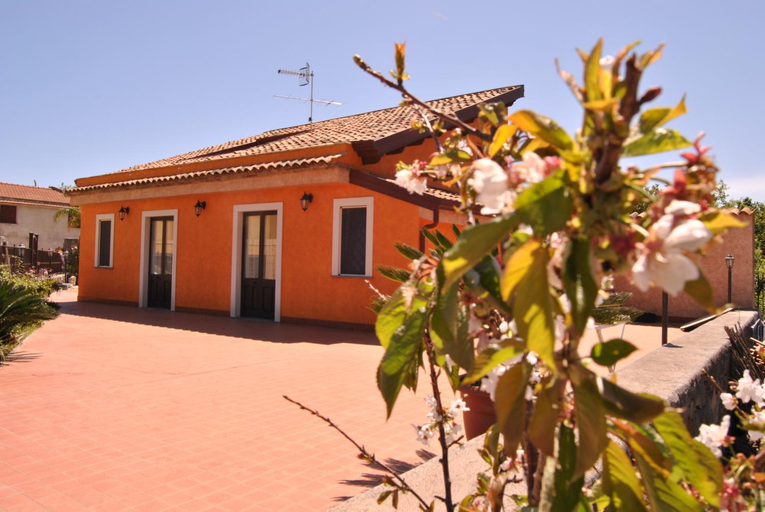 Others 4, B&B Villagata, Catania