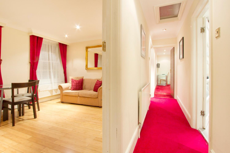 Bedroom 4, Sapphire, London