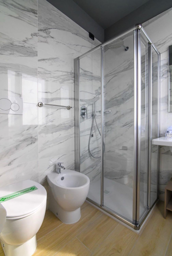 Bathroom 3, Hotel Ristorante Fortuna, Venezia