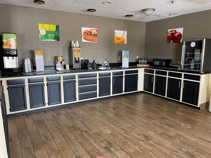 Food & Drinks 5, Quality Inn Williamston, Martin