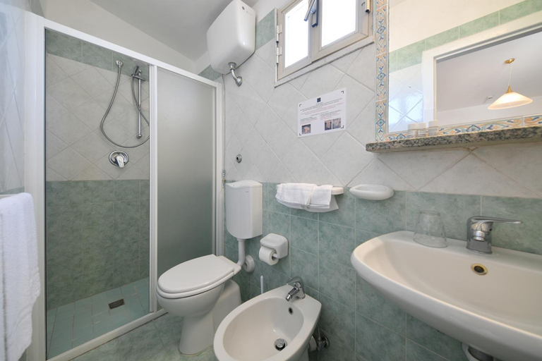 Bathroom 4, Noris, Napoli