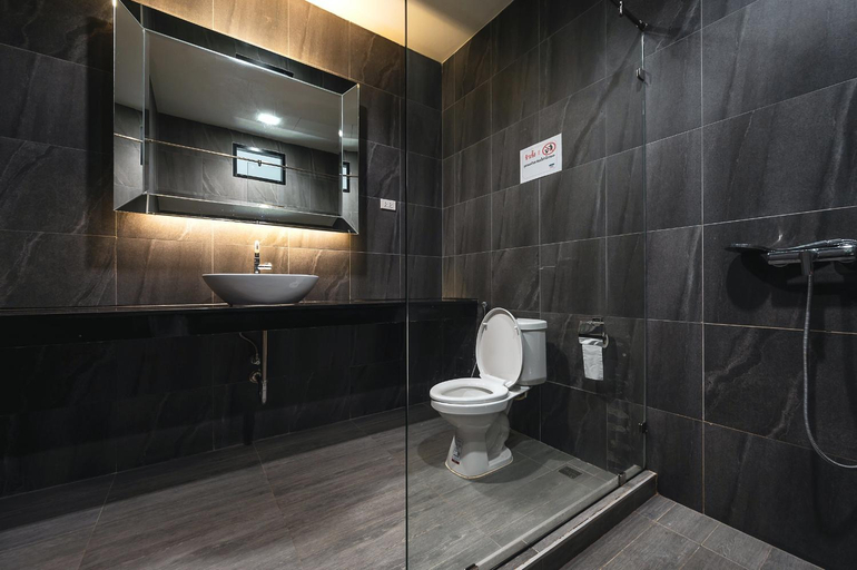 Shower 3, Crystal Hotel, Muang Rayong