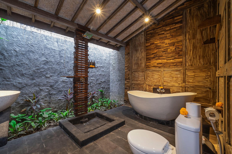 Bathroom 18