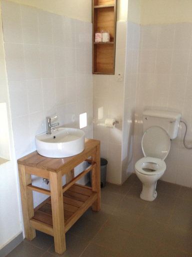Bathroom 4, Yellow Haven Lodge, Kampala