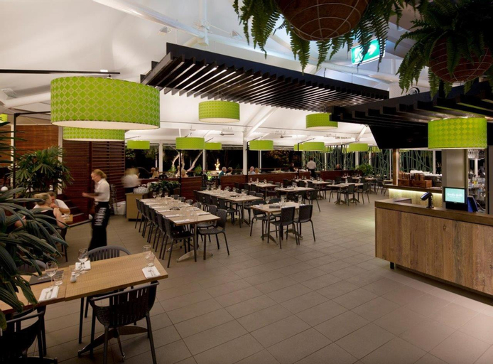 Food & Drinks 4, Glen Hotel and Suites, Eight Mile Plains