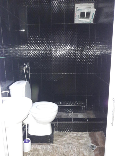 Bathroom 3, Daviti Tbilisi, Tbilisi